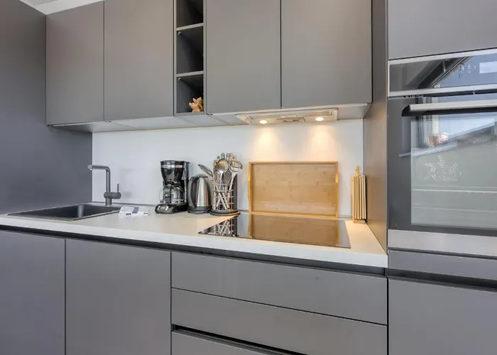 Adria 4 By Guide Apartman Porec