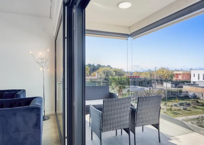 Adria 4 By Guide Porec