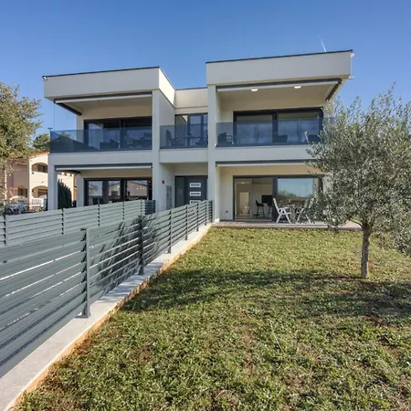 Adria 4 By Guide Apartman Poreč