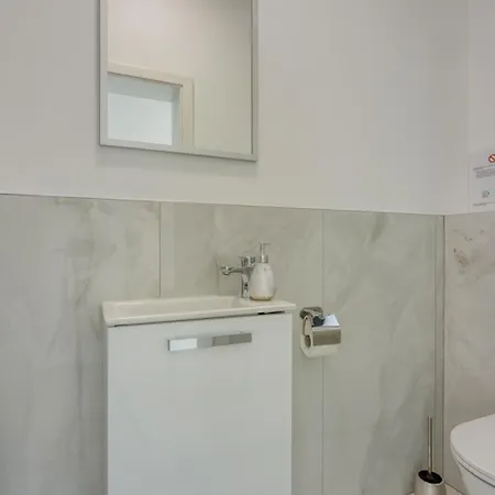 Adria 4 By Guide Apartman Poreč